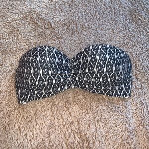 Strapless bikini top (strap included in shipment)